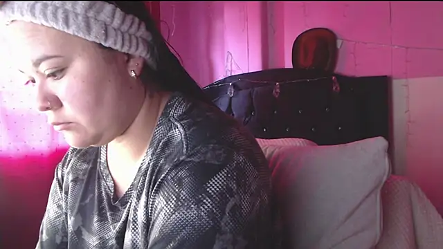 NikkiRous  online show from 04.07.26