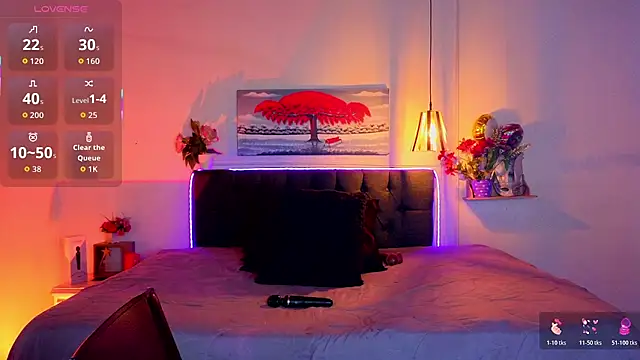 Snapshot of Dulce_charlottee chatting on 10.30.25 Dulce charlottee online show from 10.30.25