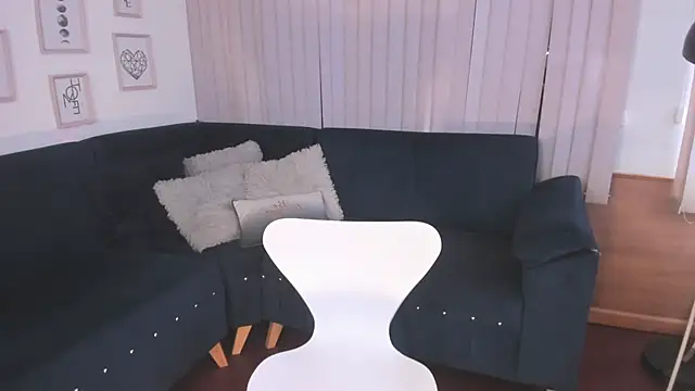 cami cruzz online show from 02.18.25