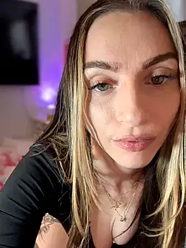Snapshot of BrattyBae_xo chatting on 04.30.26 BrattyBae xo online show from 04.30.26