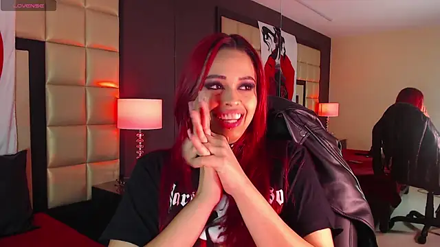 EvaaFoxxy1 online show from 02.18.25