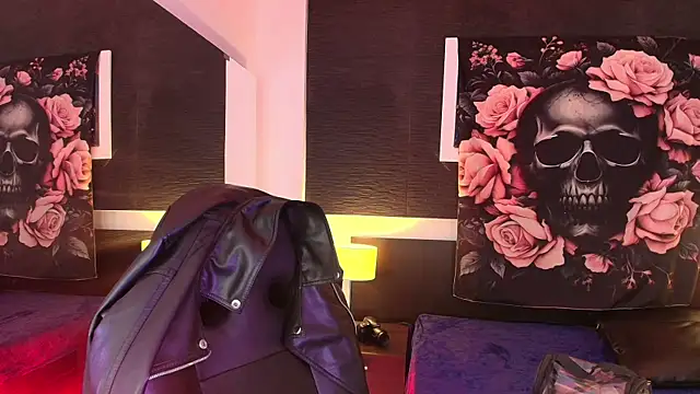 EvaaFoxxy1 online show from 04.06.26