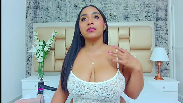 KateVenegas online show from 02.08.25