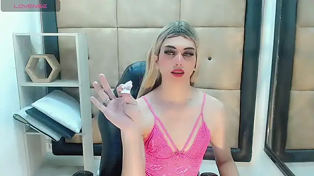 Snapshot of Daniela_Pink_ chatting on 03.16.25 Daniela Pink online show from 03.16.25