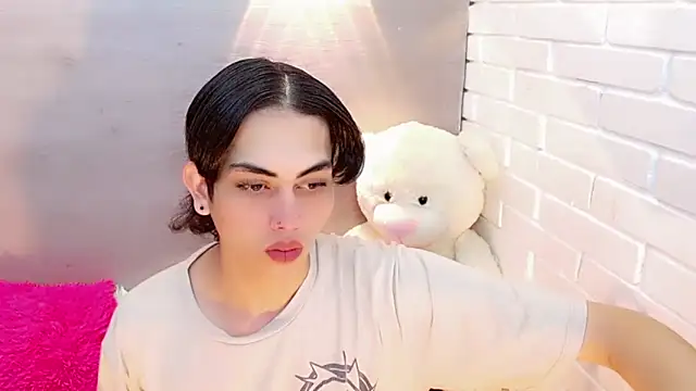 Snapshot of Daniela_Pink_ chatting on 10.10.25 Daniela Pink online show from 10.10.25