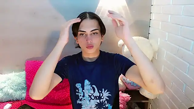 Snapshot of Daniela_Pink_ chatting on 10.16.25 Daniela Pink online show from 10.16.25