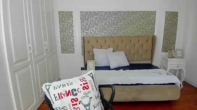 Snapshot of KimWessel_ chatting on 05.21.26 KimWessel online show from 05.21.26