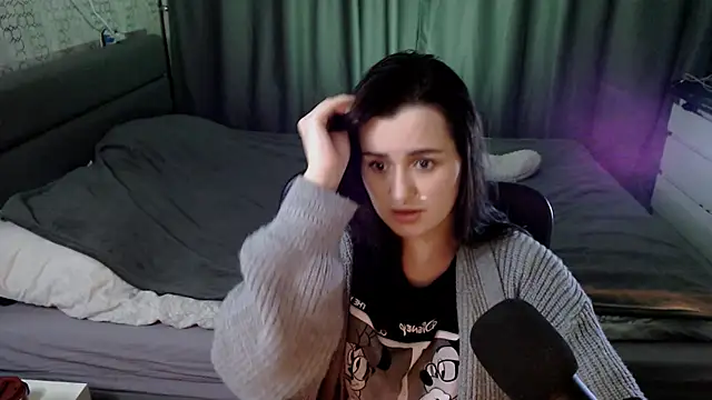 Snapshot of KiraYammy chatting on 01.01.25 KiraYammy online show from 01.01.25