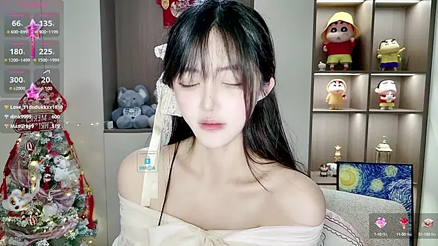 Snapshot of Duduludululu chatting on 02.25.25 Duduludululu online show from 02.25.25