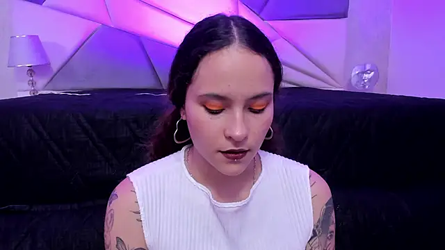 AnnyThompson  online show from 02.01.25