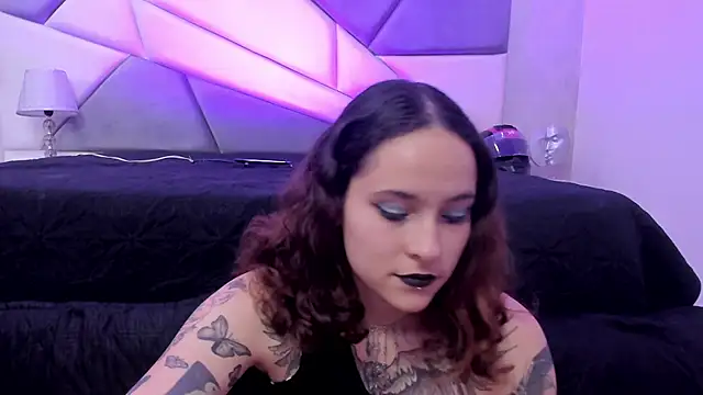 AnnyThompson  online show from 02.14.25