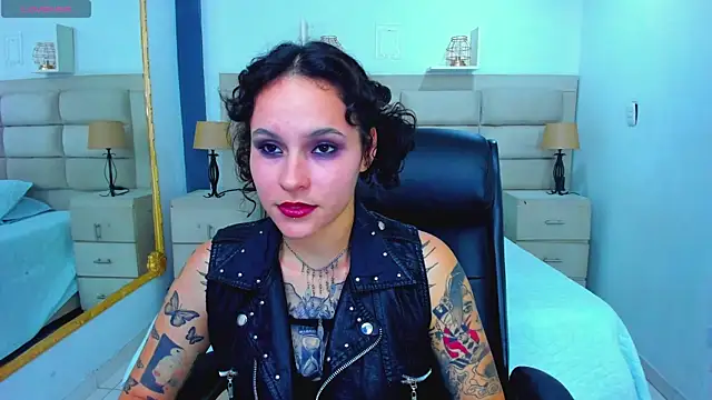 AnnyThompson  online show from 09.19.25