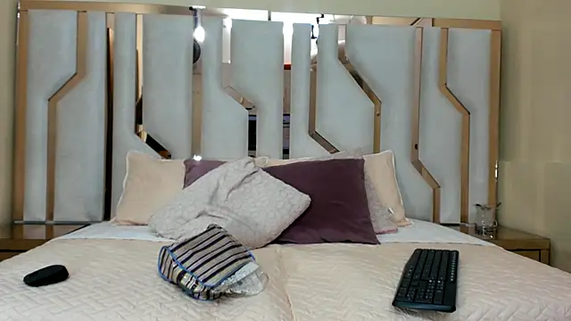 Snapshot of TifanyChill chatting on 01.15.25 TifanyChill online show from 01.15.25