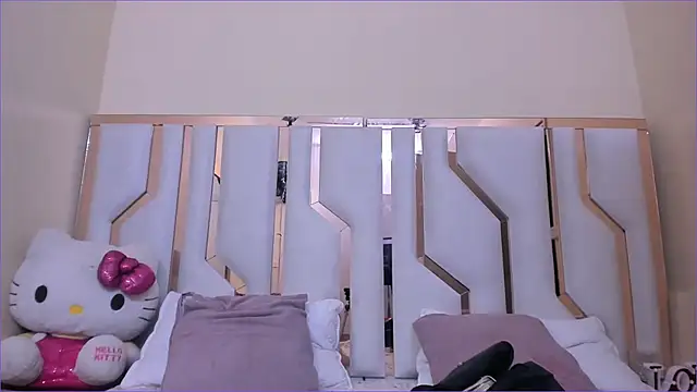 Snapshot of TifanyChill chatting on 09.25.25 TifanyChill online show from 09.25.25