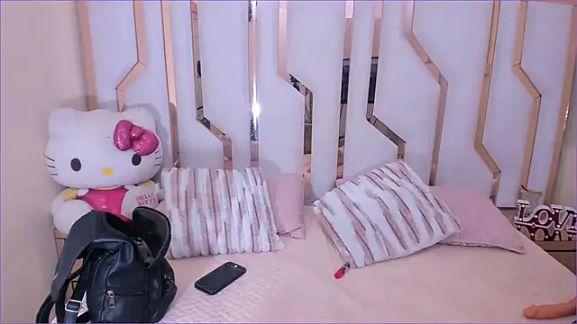 Snapshot of TifanyChill chatting on 10.03.25 TifanyChill online show from 10.03.25