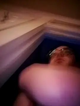 Snapshot of 420getsmehorny chatting on 12.04.24 420getsmehorny online show from 12.04.24