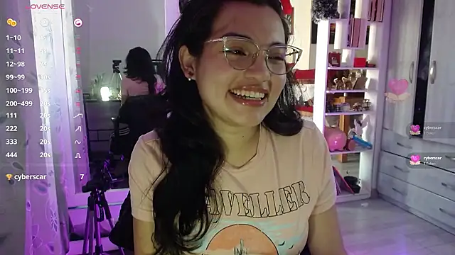 Snapshot of lauvelez__ chatting on 01.07.26 lauvelez online show from 01.07.26