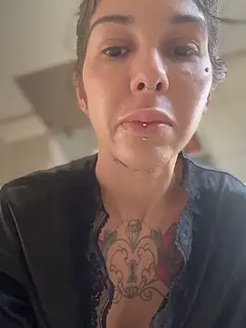 Snapshot of Nikatsu chatting on 09.20.25 Nikatsu online show from 09.20.25