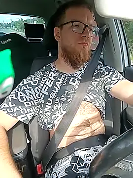 Snapshot of Sweet_bear69 chatting on 09.11.25 Sweet bear69 online show from 09.11.25