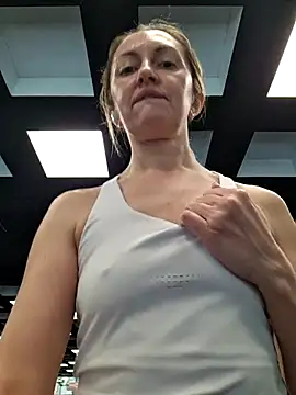 Miss    Mia  online show from 02.25.26