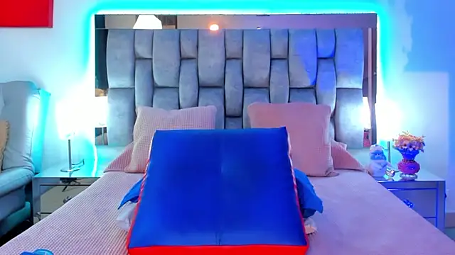 Snapshot of Abbye_blue01 chatting on 12.03.24 Abbye blue01 online show from 12.03.24