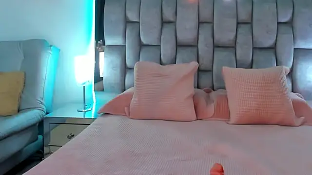 Snapshot of Abbye_blue01 chatting on 12.05.24 Abbye blue01 online show from 12.05.24