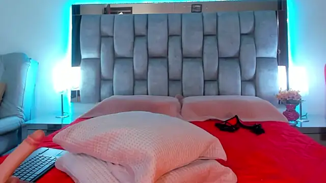 Snapshot of Abbye_blue01 chatting on 03.12.25 Abbye blue01 online show from 03.12.25