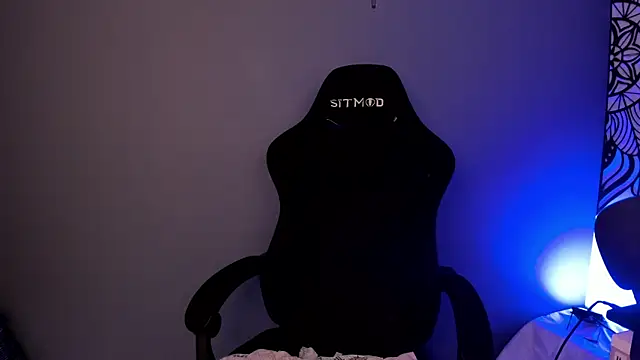 Snapshot of LouaneBourVip chatting on 12.11.24 LouaneBourVip online show from 12.11.24