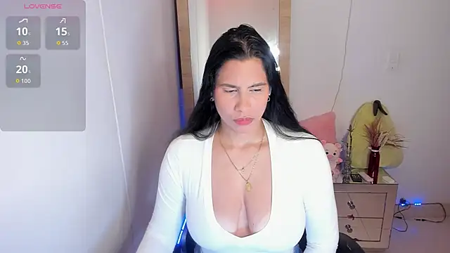 Snapshot of hellensexy chatting on 05.26.26 hellensexy online show from 05.26.26