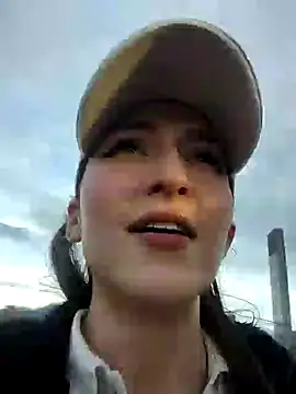 Snapshot of _Lalaa chatting on 12.22.24 Lalaa online show from 12.22.24