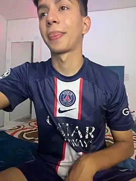 Leonarrrd 01 online show from 12.13.24