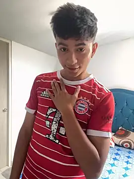 Leonarrrd 01 online show from 02.05.25