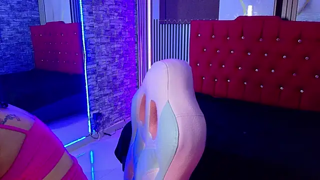 Snapshot of miahernadez303av chatting on 02.03.26 miahernadez303av online show from 02.03.26