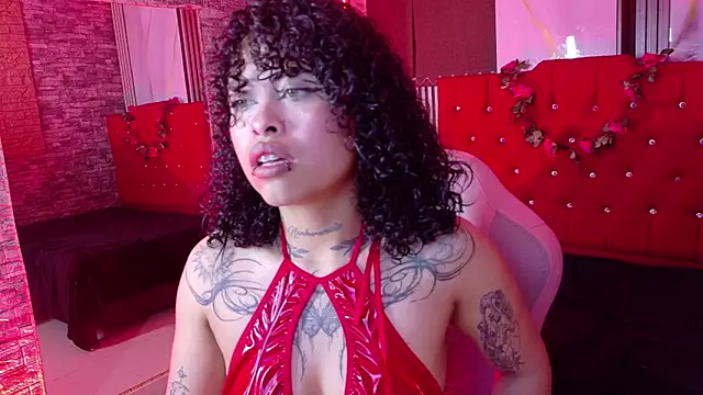 Snapshot of miahernadez303av chatting on 02.13.26 miahernadez303av online show from 02.13.26