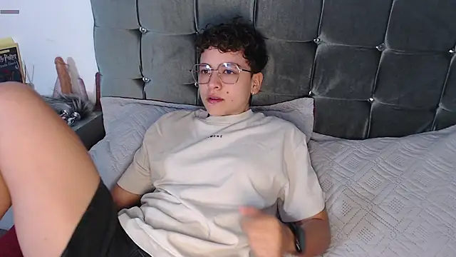 Antonella Cruz02 online show from 04.22.26