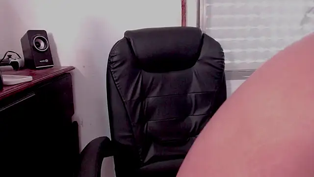 Sofii floyd  online show from 10.15.25