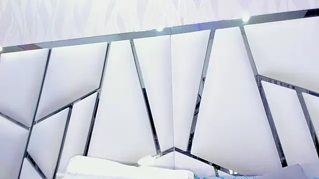  aurora18  online show from 02.22.25