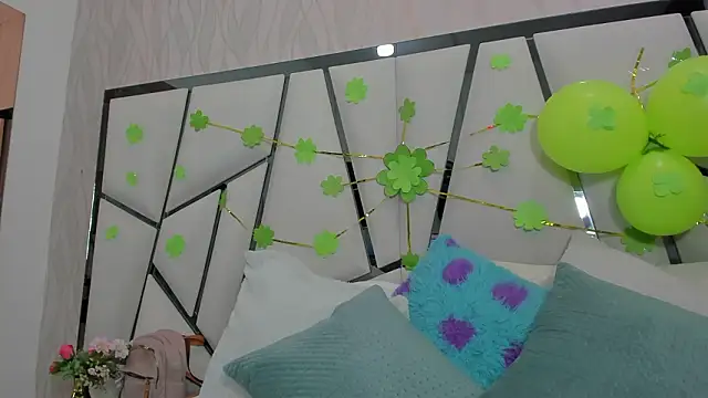  aurora18  online show from 03.18.26