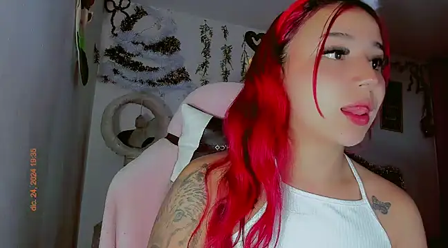 Snapshot of madisonx17 chatting on 12.25.24 madisonx17 online show from 12.25.24