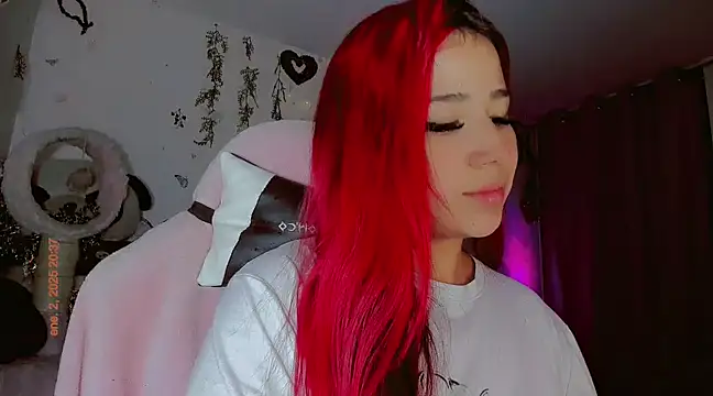 Snapshot of madisonx17 chatting on 01.03.25 madisonx17 online show from 01.03.25