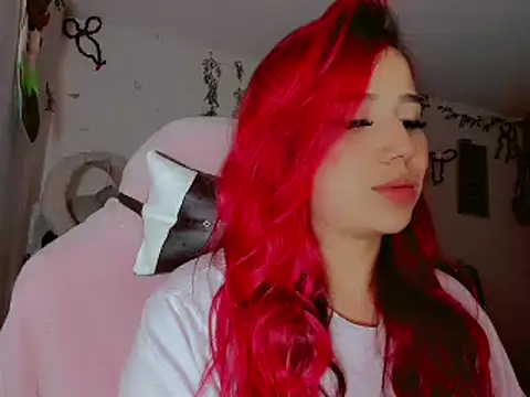 Snapshot of madisonx17 chatting on 01.06.25 madisonx17 online show from 01.06.25