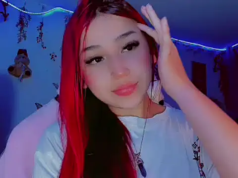 Snapshot of madisonx17 chatting on 01.22.25 madisonx17 online show from 01.22.25