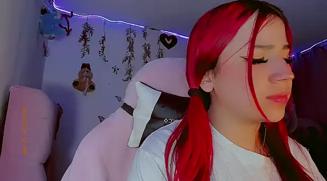 Snapshot of madisonx17 chatting on 01.22.25 madisonx17 online show from 01.22.25