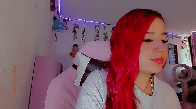 Snapshot of madisonx17 chatting on 01.22.25 madisonx17 online show from 01.22.25