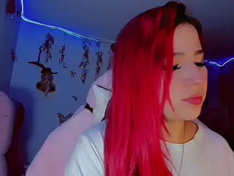 Snapshot of madisonx17 chatting on 02.05.25 madisonx17 online show from 02.05.25