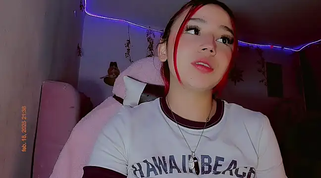 Snapshot of madisonx17 chatting on 02.19.25 madisonx17 online show from 02.19.25