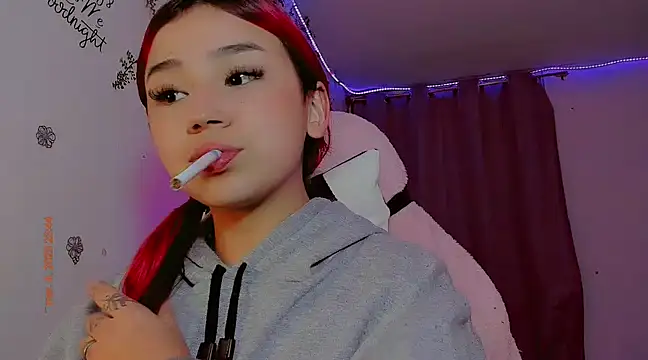 Snapshot of madisonx17 chatting on 03.05.25 madisonx17 online show from 03.05.25