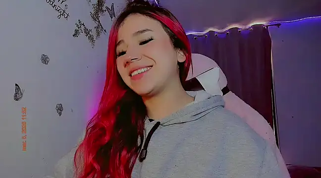 Snapshot of madisonx17 chatting on 03.05.25 madisonx17 online show from 03.05.25