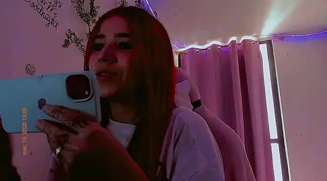 Snapshot of madisonx17 chatting on 03.19.25 madisonx17 online show from 03.19.25