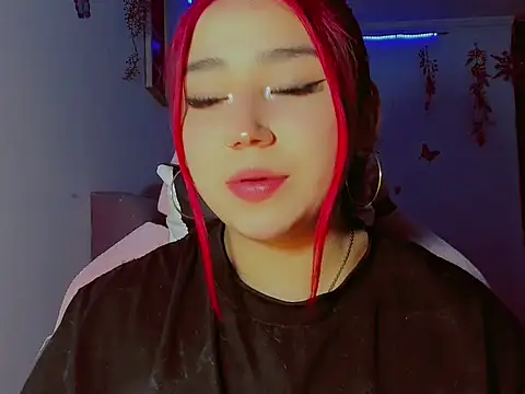 Snapshot of madisonx17 chatting on 09.17.25 madisonx17 online show from 09.17.25